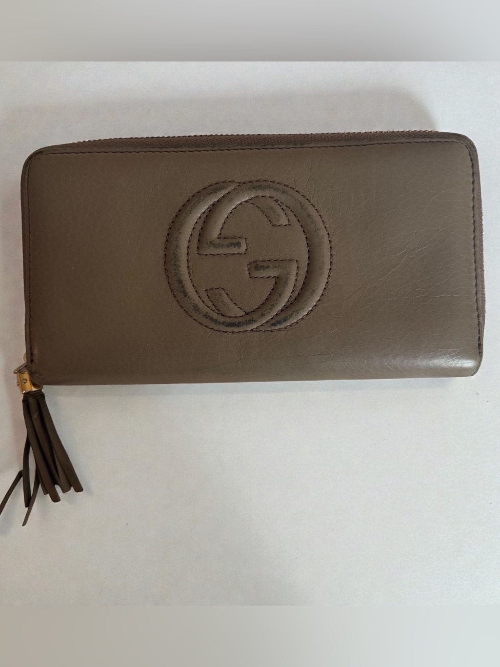 Authentic Beige Taupe Gucci Soho Interlocking G Leather Long Wallet Guc